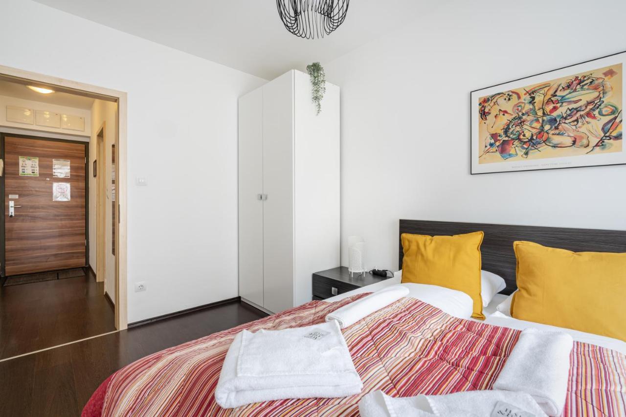City Center Corvin Suite Apartment ブダペスト エクステリア 写真
