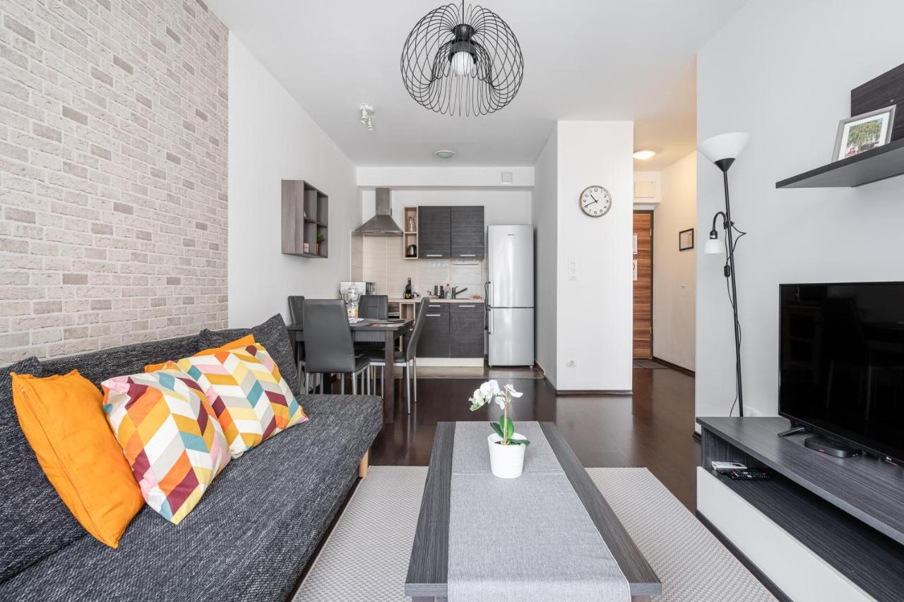 City Center Corvin Suite Apartment ブダペスト エクステリア 写真