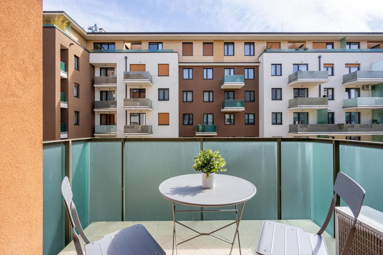 City Center Corvin Suite Apartment ブダペスト エクステリア 写真