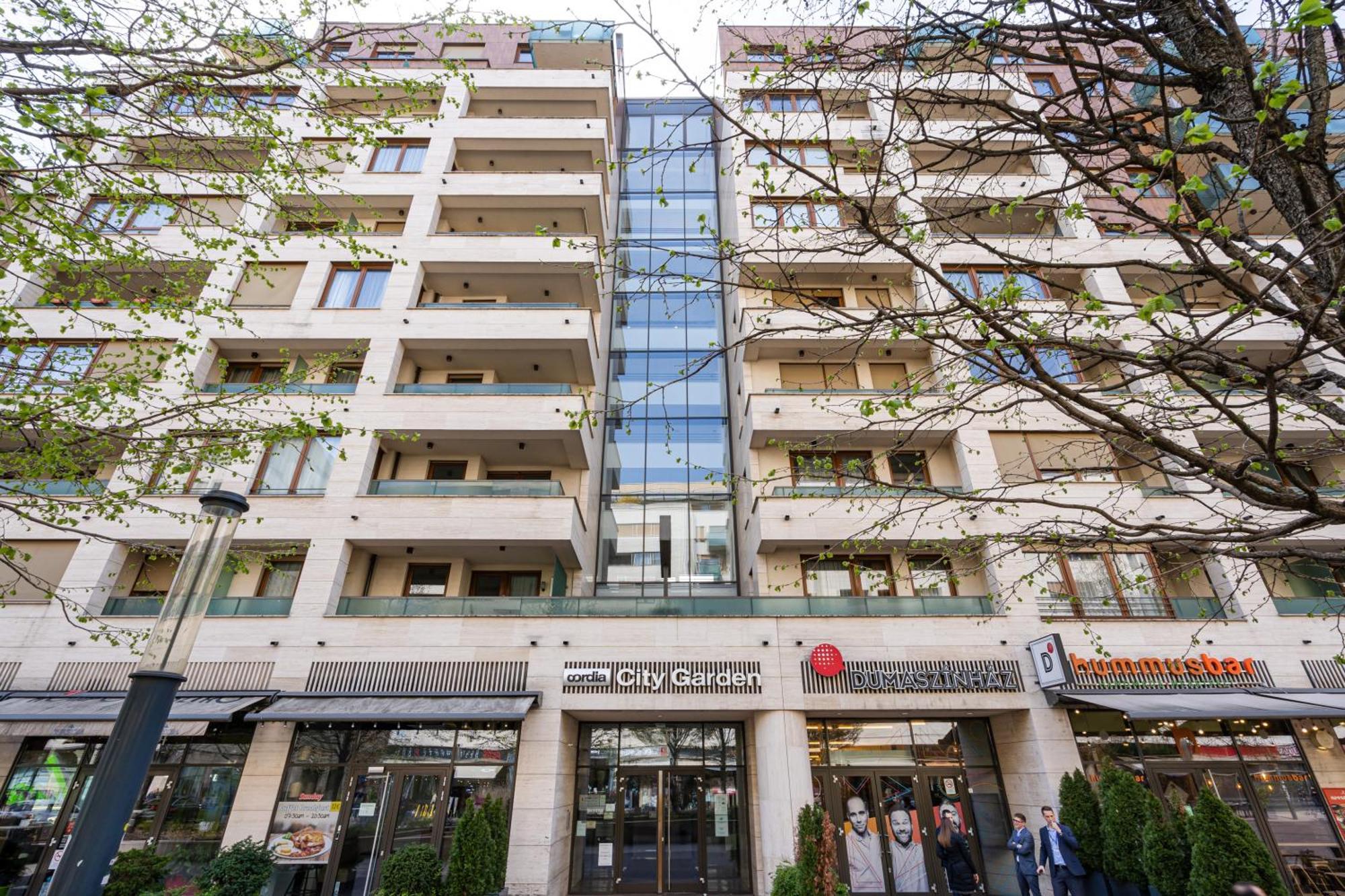 City Center Corvin Suite Apartment ブダペスト エクステリア 写真